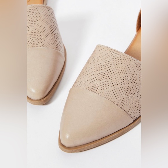 Anthropologie Bueno Bella d'Orsay Pointed Flats - Picture 5 of 15